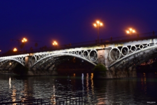 Puente de Triana por la noche